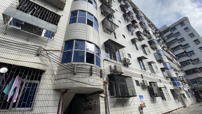 外食一仓宿舍外景图