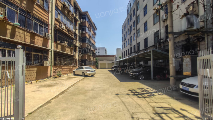 工行家属院外景图