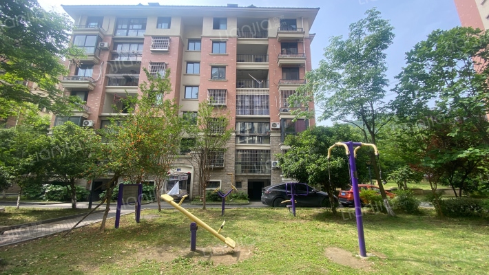 九浪山花园外景图