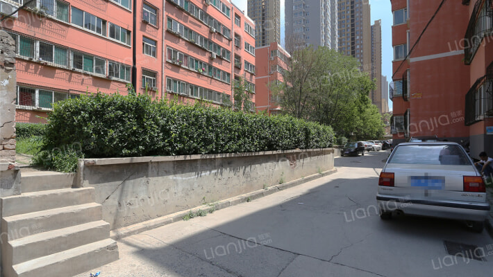 建材二小区外景图