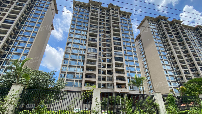 金凤皇庭外景图