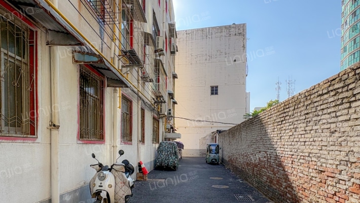 白桥路168号院外景图