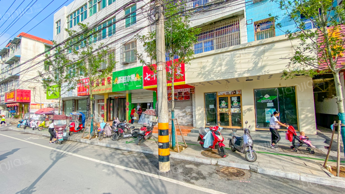 上派镇包公路小区外景图