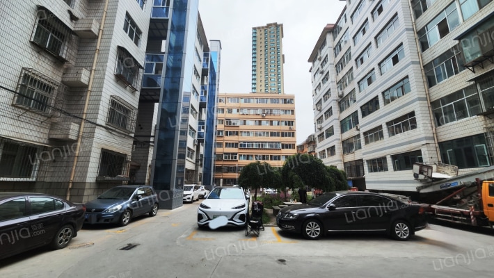 工商银行西固支行家属院外景图