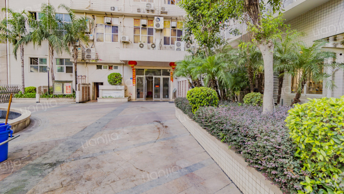 龙城广场外景图