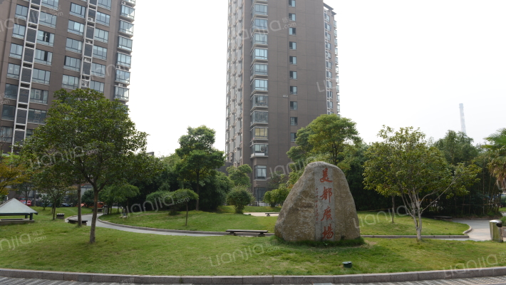 美都广场外景图