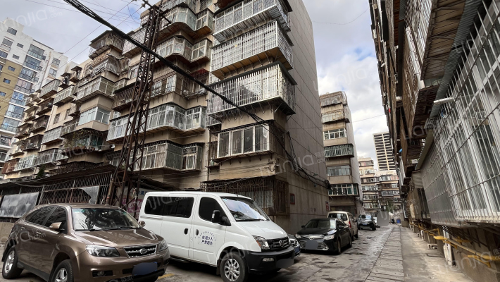 轻机厂宿舍外景图