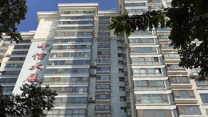 中信大厦外景图