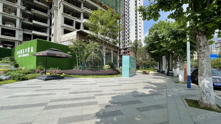 上官華府外景图