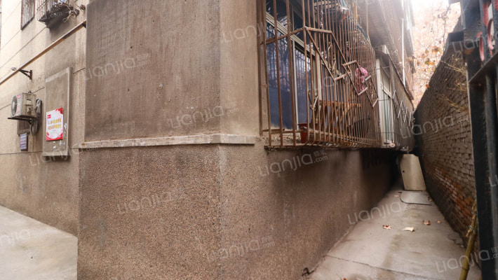 测绘西路1号院外景图