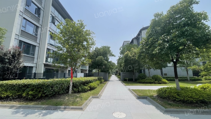 华侨城时光小镇外景图