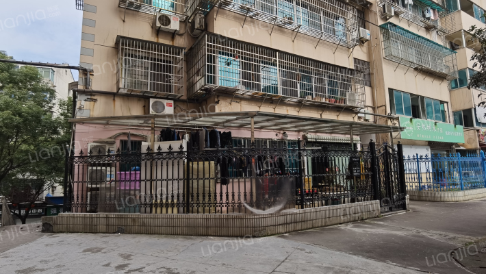 福田大厦外景图