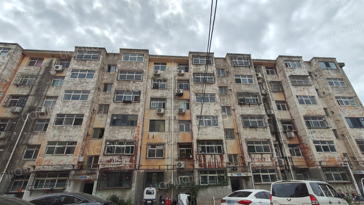 南河边住宅楼外景图