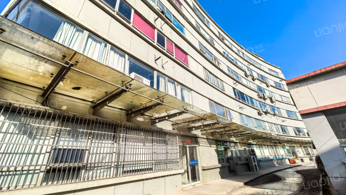 现代广场外景图