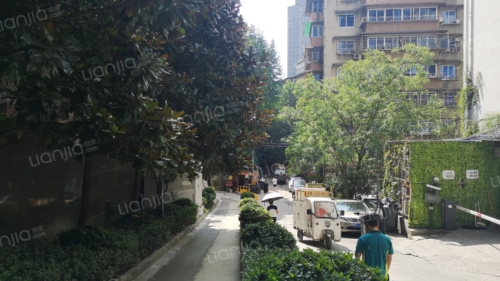 邮政综合大厦外景图