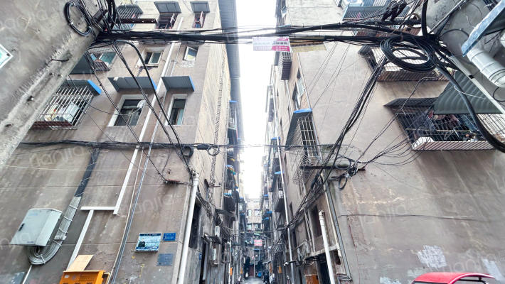 皮鞋城南一街27号附15号外景图