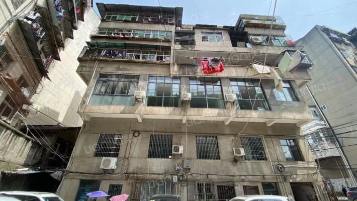 物流中心住宅楼外景图