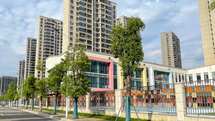 荷塘名郡外景图