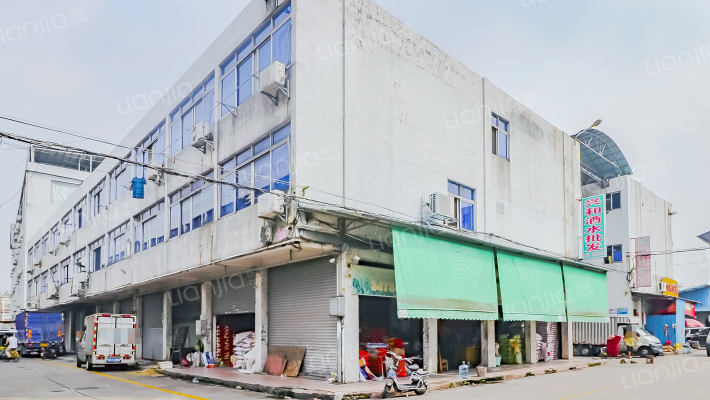 湘粤粮油农贸市场外景图