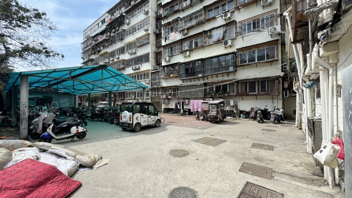 阳光公寓外景图