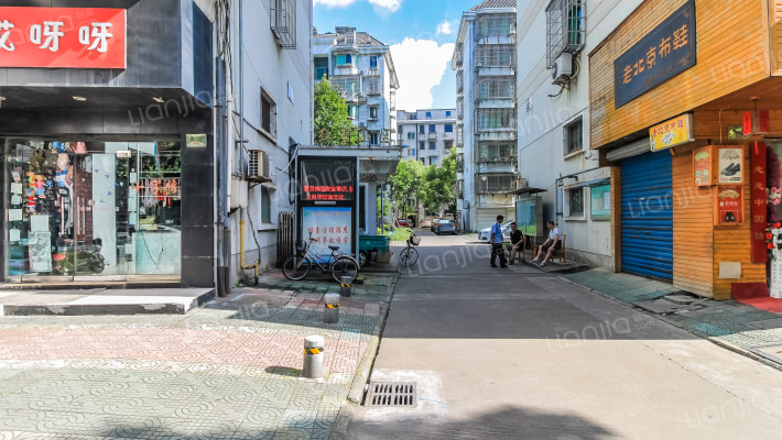 红星小区外景图