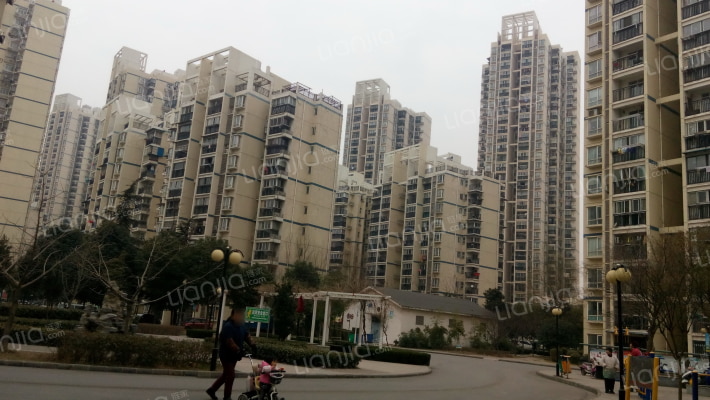 临江港湾外景图