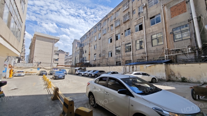 楚沩商夏外景图