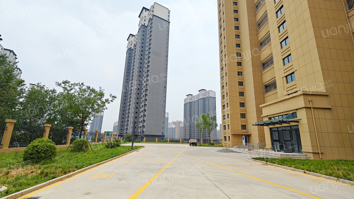 龙泉国际外景图