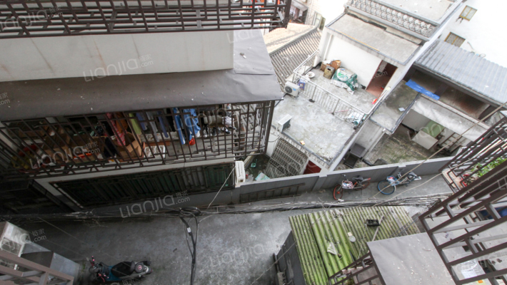 西湖新村外景图