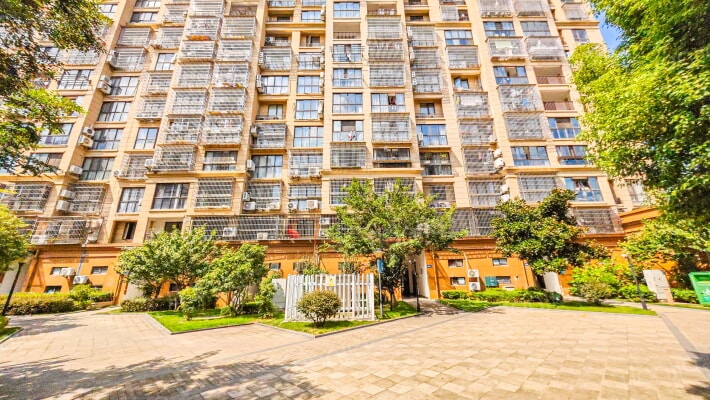 东隆沁园外景图