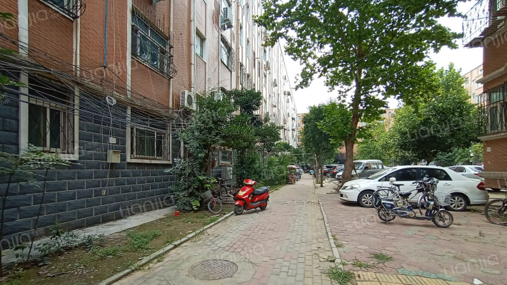 银榕花园小区外景图