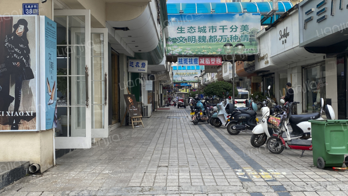 恒达奎楼商业街外景图