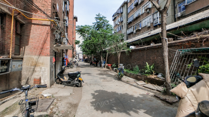 西十里铺路20号院外景图