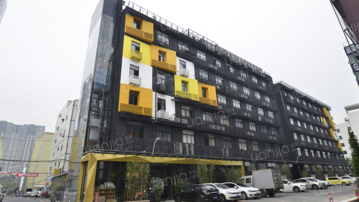 银田V客公寓外景图