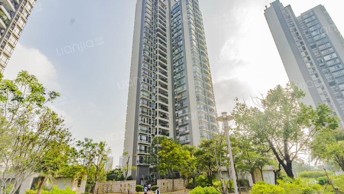 花城广场外景图