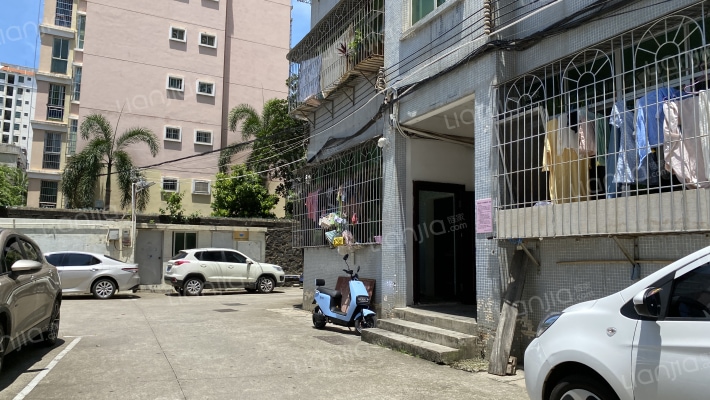 琼山环卫局宿舍外景图