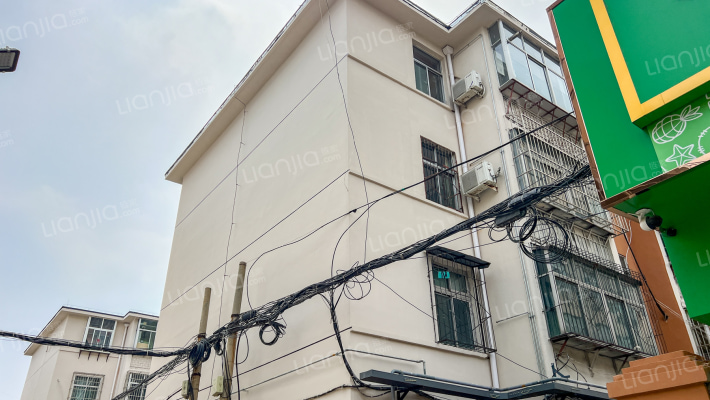 泰山商场宿舍外景图