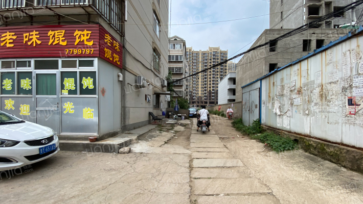 庐山路60号城南村委小区外景图