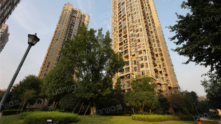 和泓四季B2区外景图