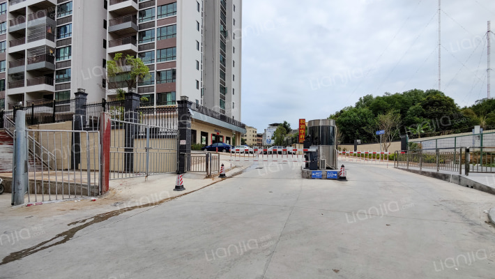 和润华府外景图