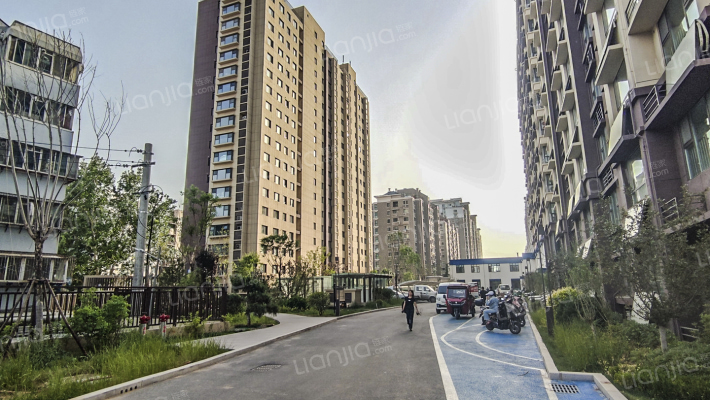 三庆明湖里外景图