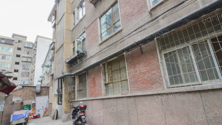 市教育局家属院外景图