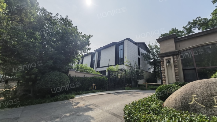 天马相城外景图