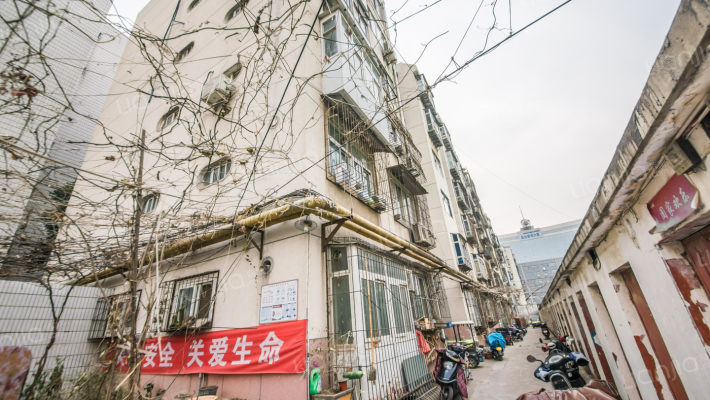 红专路98号院外景图