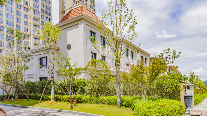 铂金首府外景图