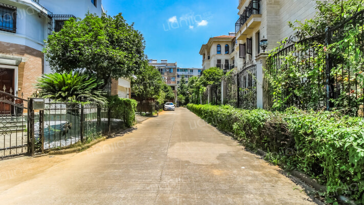 碧春花园外景图