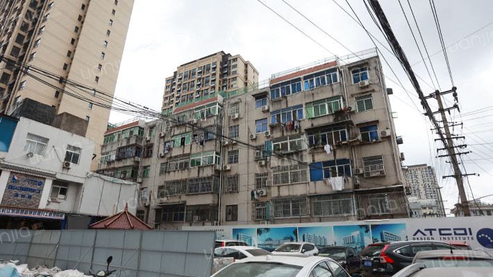 阳光建筑材料有限责任公司宿舍楼外景图