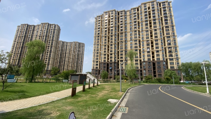 洞字花苑外景图