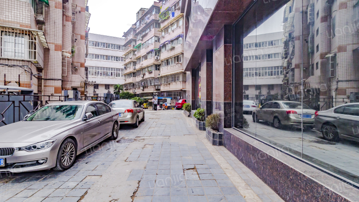 国华大厦外景图