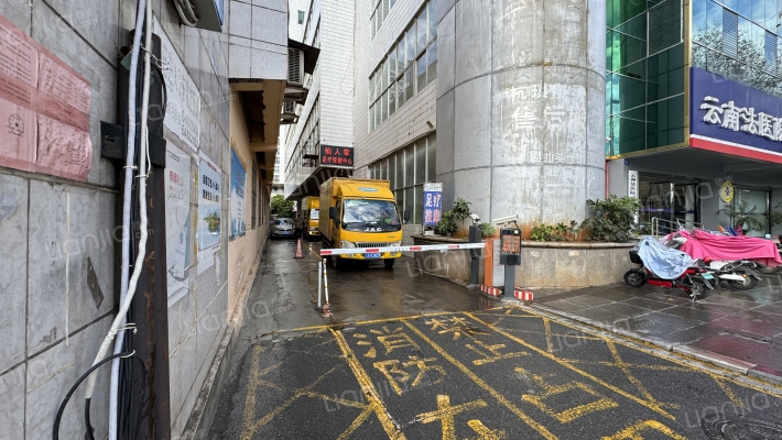 汕头大厦外景图